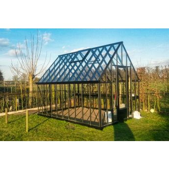 Das Foto zeigt das Modell mit 309 cm Breite und 36 cm Scheibenbreite